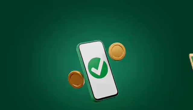 Karta płatnicza dotyka telefonu, nad nim pojawia się złoty znak potwierdzenia